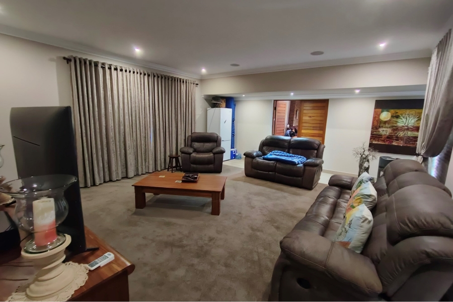 8 Bedroom Property for Sale in Broederstroom North West